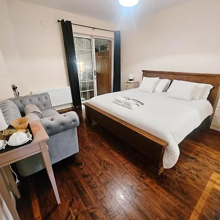 Hotel apartamentowy Town Listowel